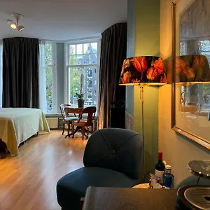 Decor Canal House לינה וארוחת בוקר