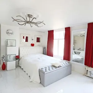 White Luxury Penthouse In Centre Amsterdam